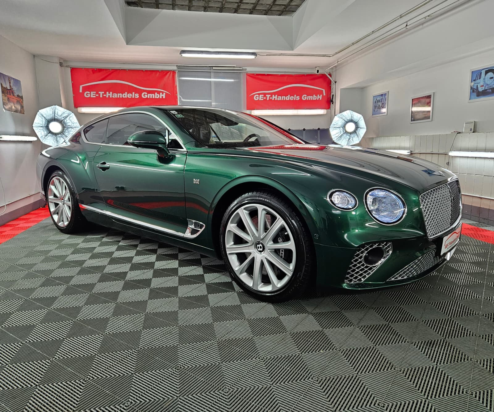 Grüner Bentley Continental GT